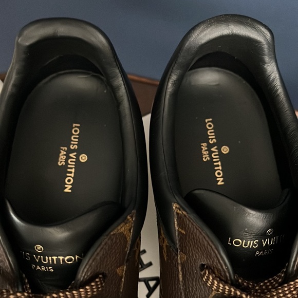 Authentic Louis Vuitton Luxembourg Sneaker - Picture 4 of 11